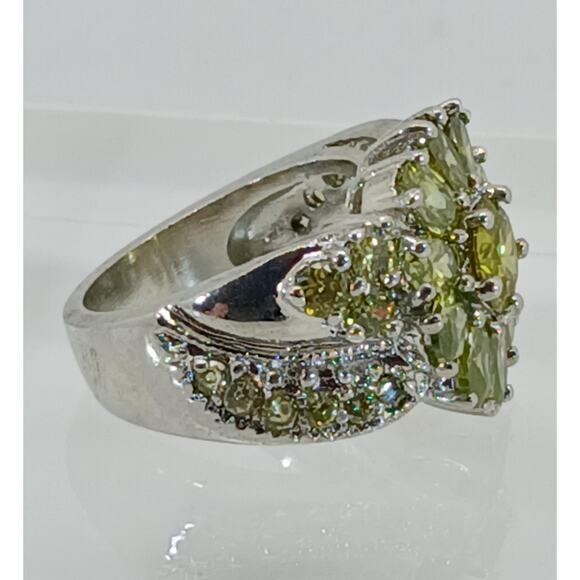 Vintage Ring Size 5.25 Silver Tone White Gold GP Lemon Olivine CZ Floral Cluster - Picture 7 of 10